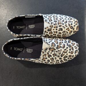 TOMS Leopard Print Alparagatas Size 6